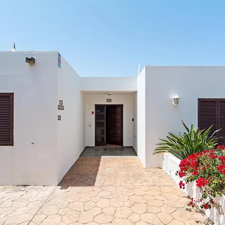 Mariposa Villa *